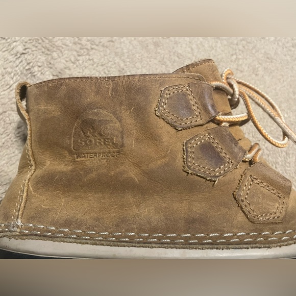 Sorel Women’s Out N About Waterproof Leather Boots - Picture 8 of 14